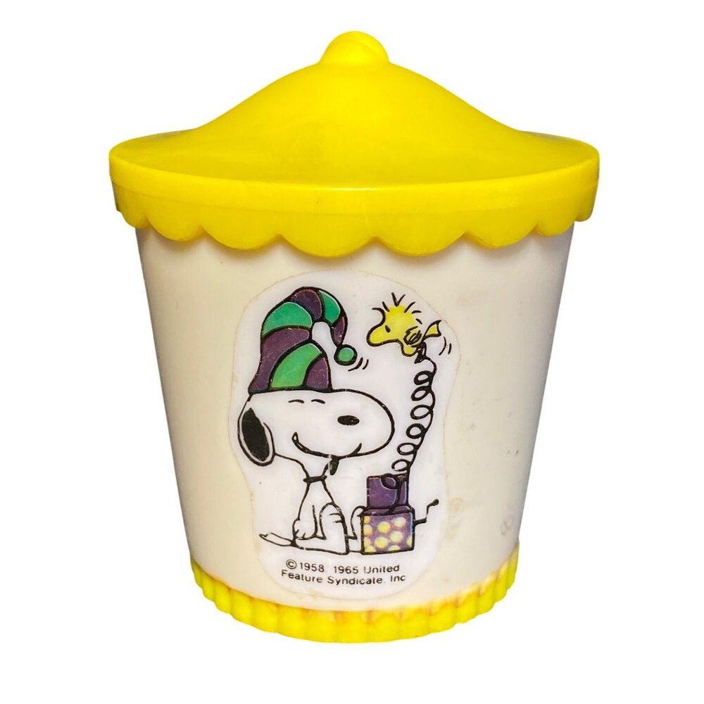 VTG United Feature Syndicate Peanuts Snoopy Woodstock Shaking Rattle Baby Toy